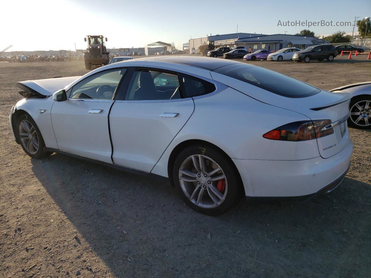 2014 Tesla Model S  White vin: 5YJSA1H16EFP47958