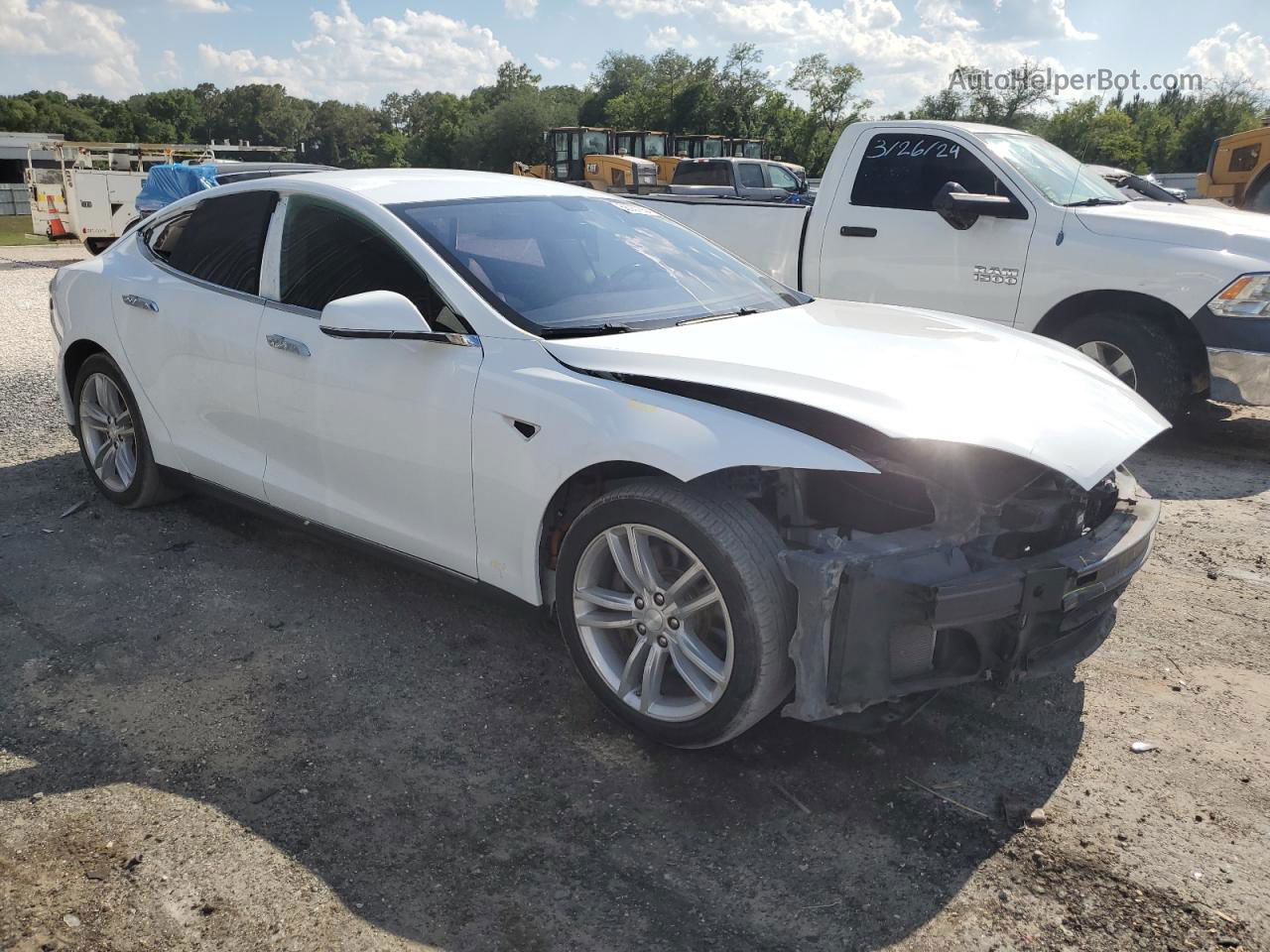 2014 Tesla Model S  White vin: 5YJSA1H16EFP52061