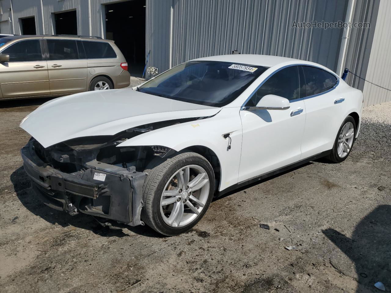 2014 Tesla Model S  White vin: 5YJSA1H16EFP52061