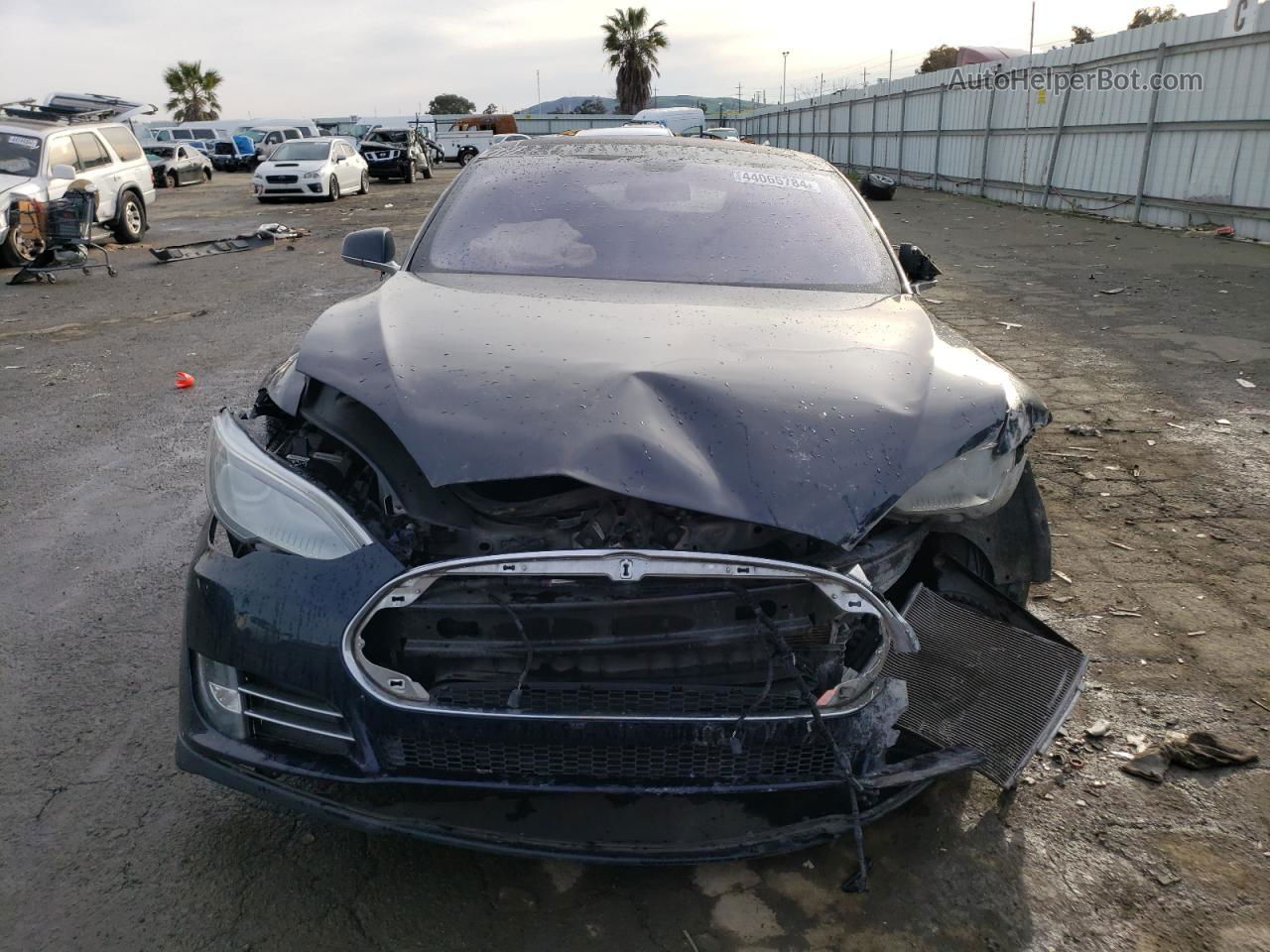 2014 Tesla Model S  Black vin: 5YJSA1H17EFP28660