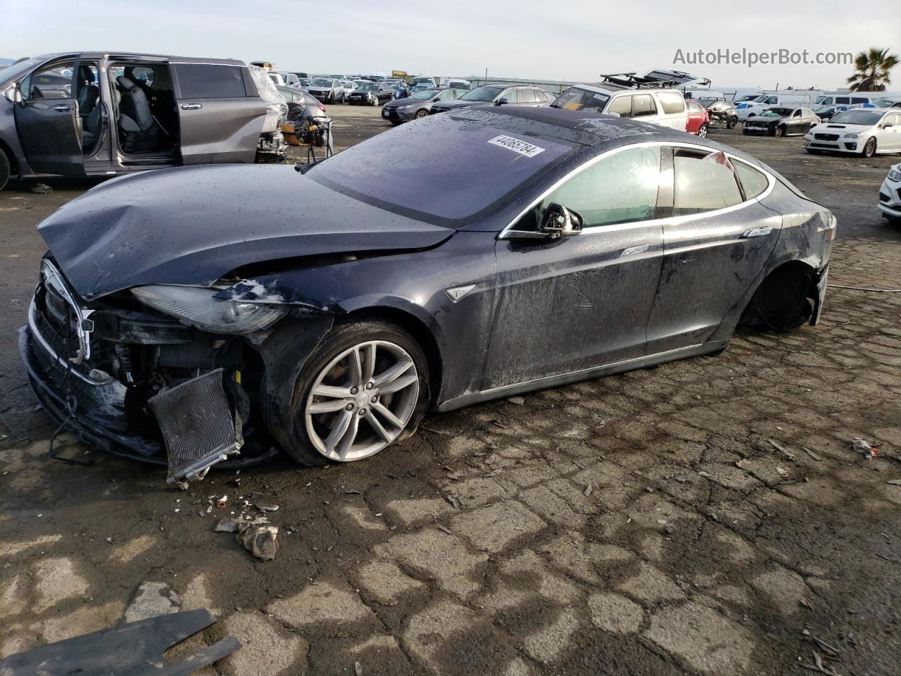 2014 Tesla Model S  Черный vin: 5YJSA1H17EFP28660