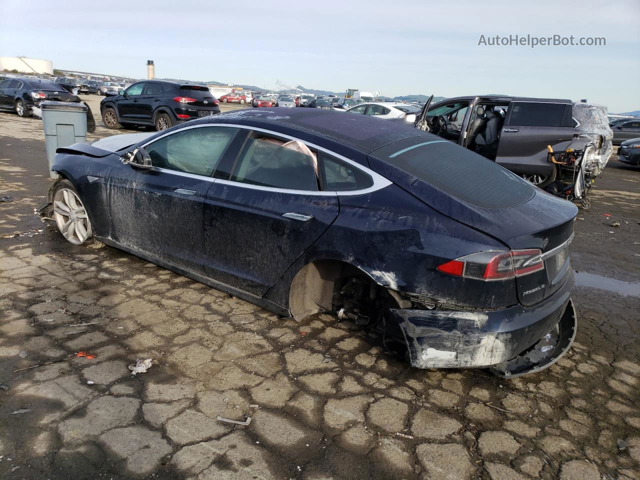 2014 Tesla Model S  Черный vin: 5YJSA1H17EFP28660