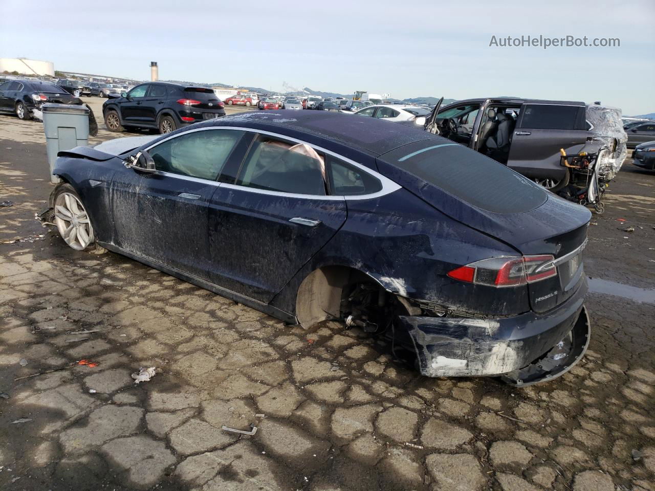 2014 Tesla Model S  Black vin: 5YJSA1H17EFP28660