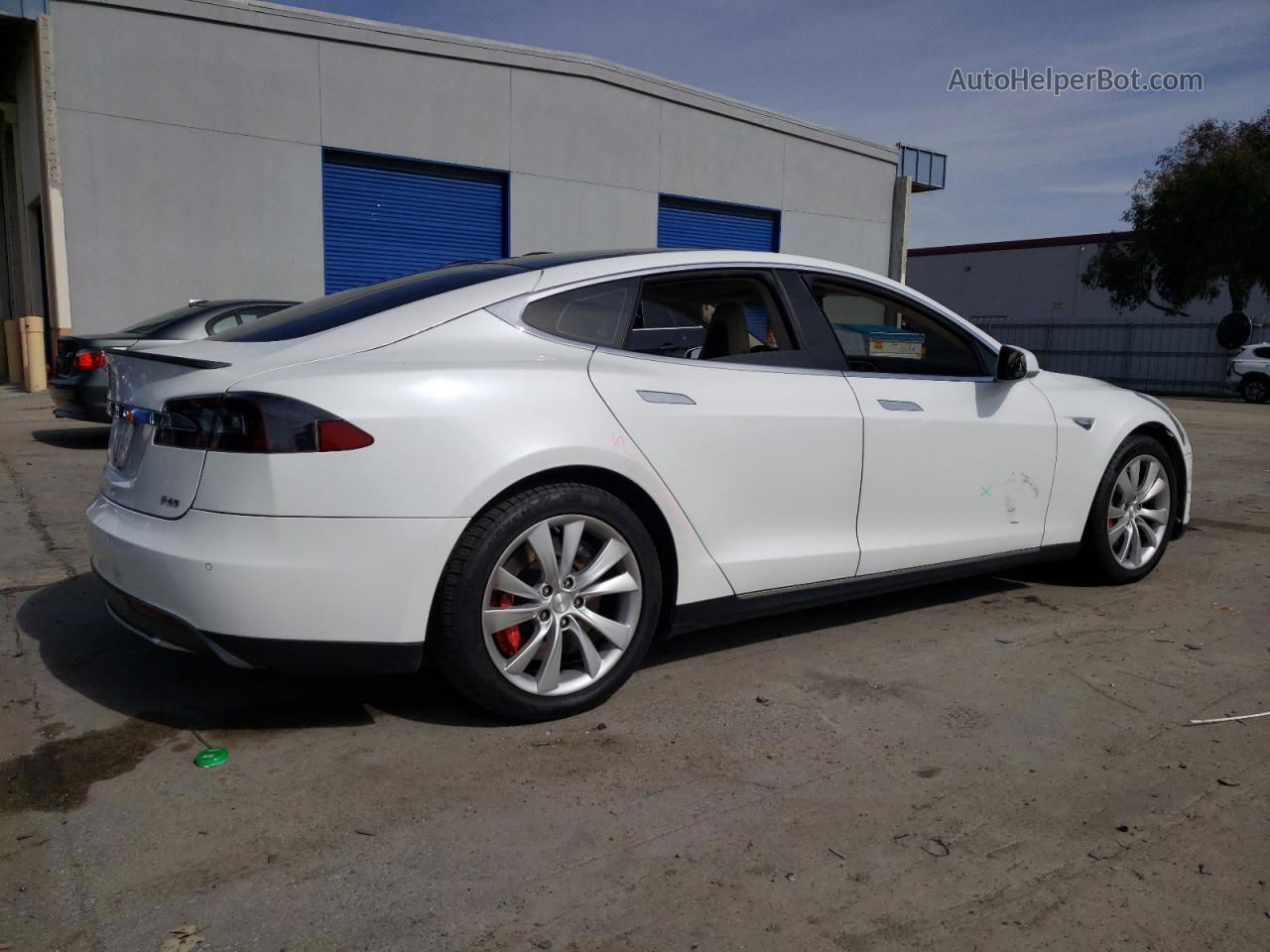 2014 Tesla Model S  White vin: 5YJSA1H17EFP37214