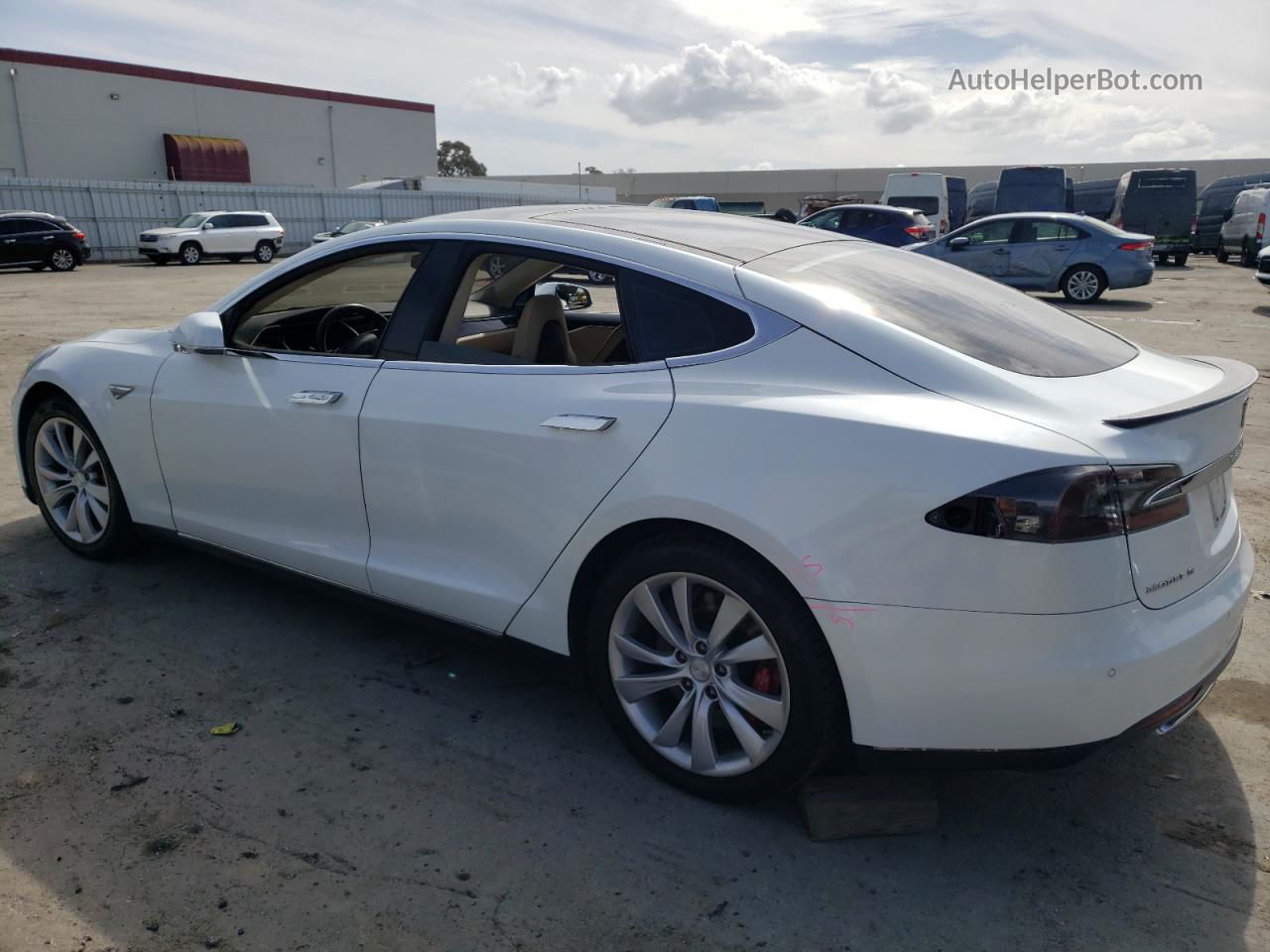 2014 Tesla Model S  White vin: 5YJSA1H17EFP37214