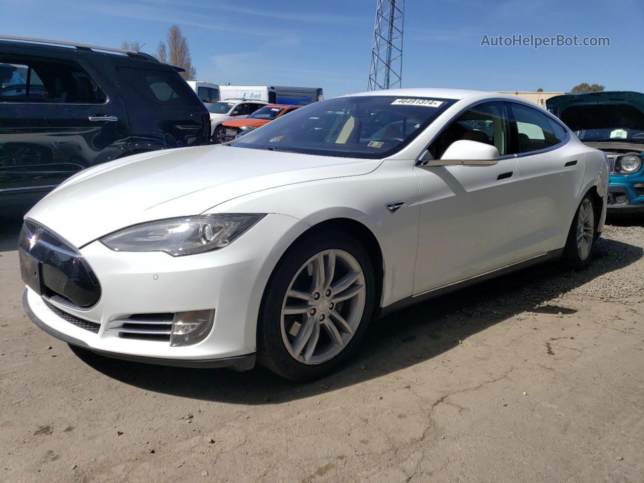 2014 Tesla Model S  White vin: 5YJSA1H18EFP33334