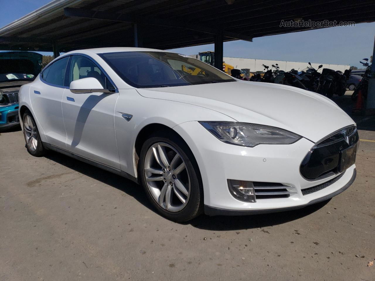 2014 Tesla Model S  White vin: 5YJSA1H18EFP33334