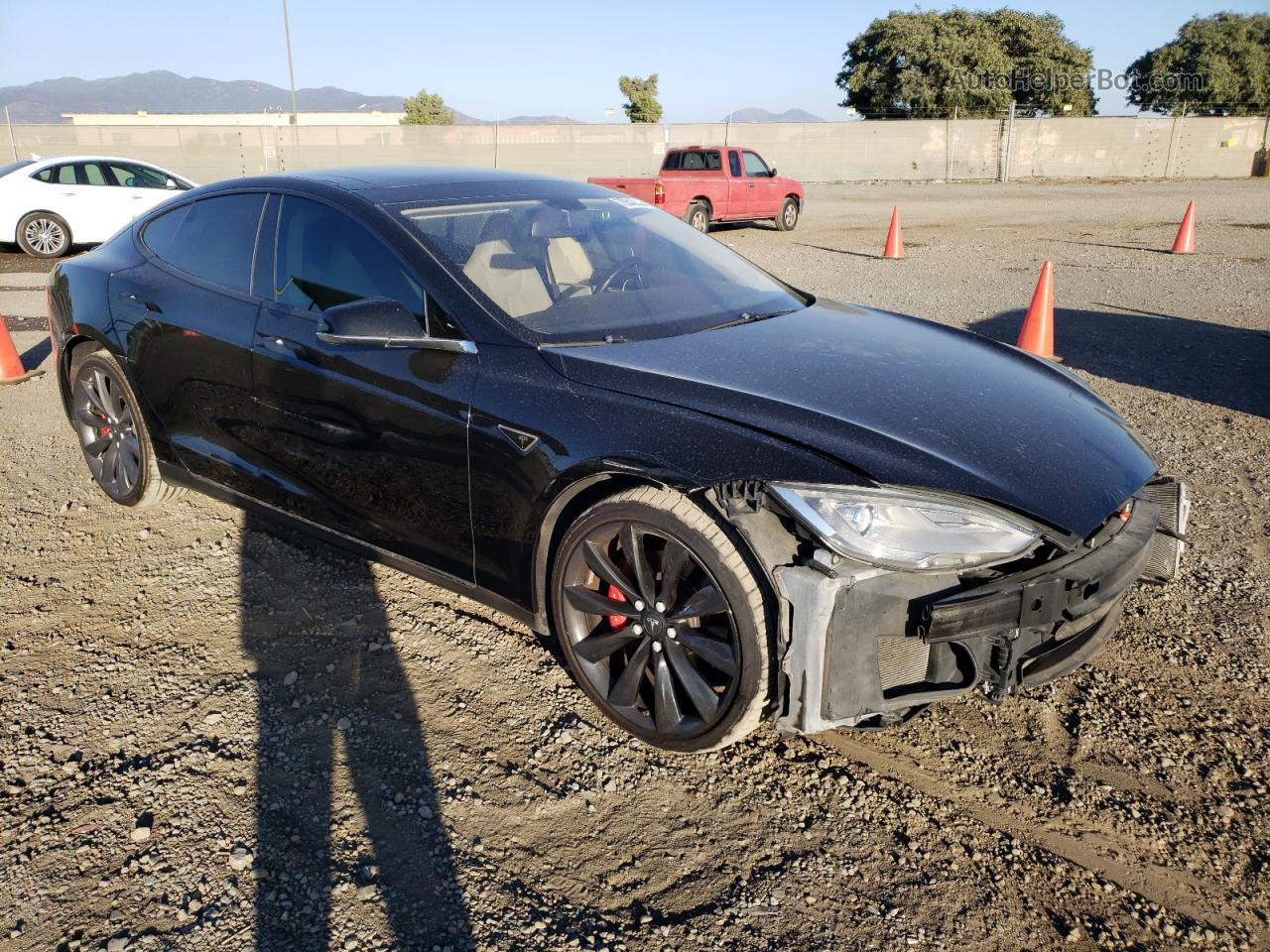 2014 Tesla Model S  Черный vin: 5YJSA1H18EFP37562