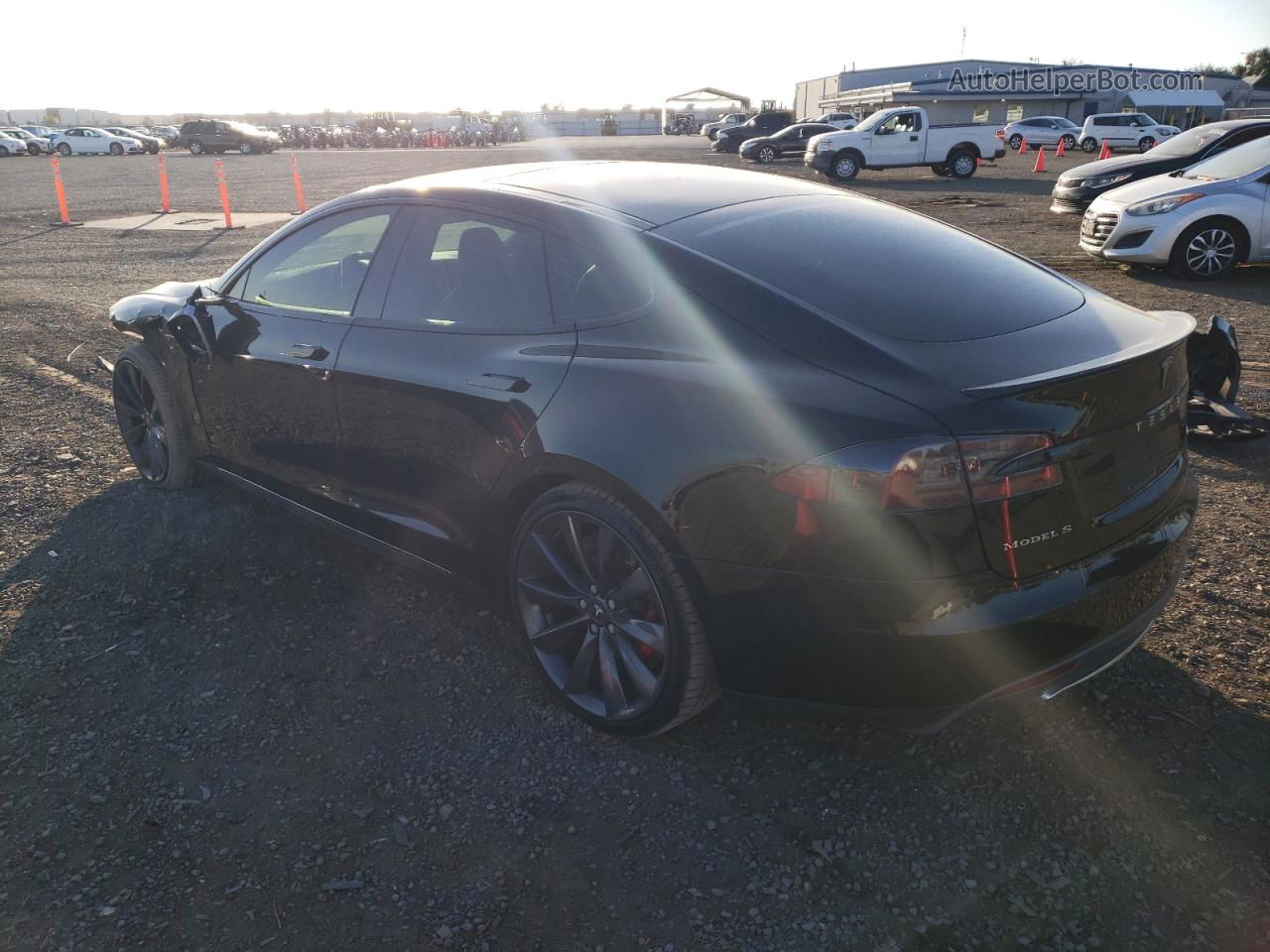 2014 Tesla Model S  Black vin: 5YJSA1H18EFP37562