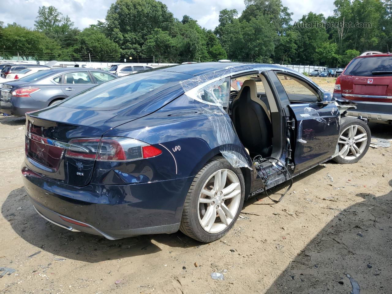 2014 Tesla Model S  Blue vin: 5YJSA1H18EFP46763
