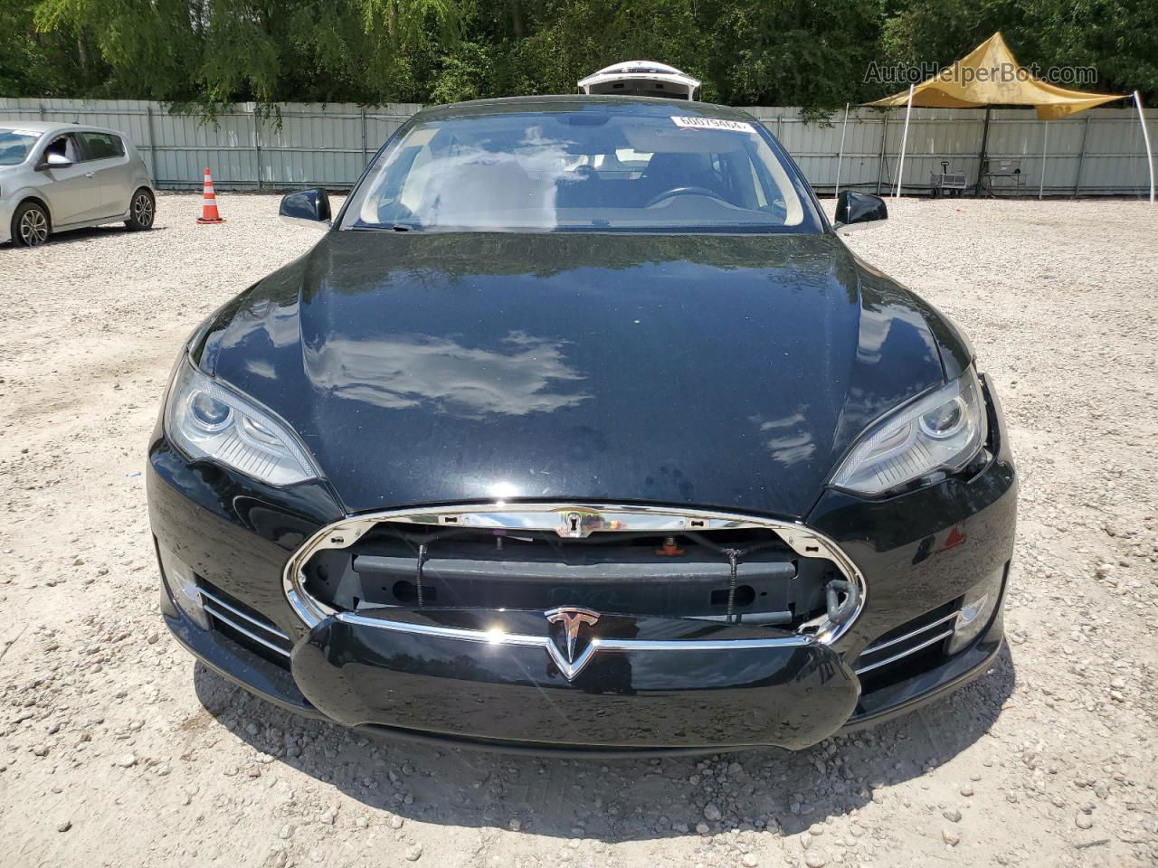 2014 Tesla Model S  Черный vin: 5YJSA1H18EFP48089