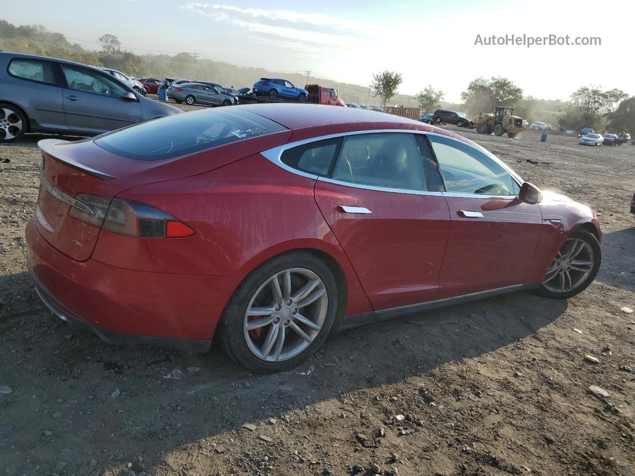 2014 Tesla Model S Red vin: 5YJSA1H18EFP48948