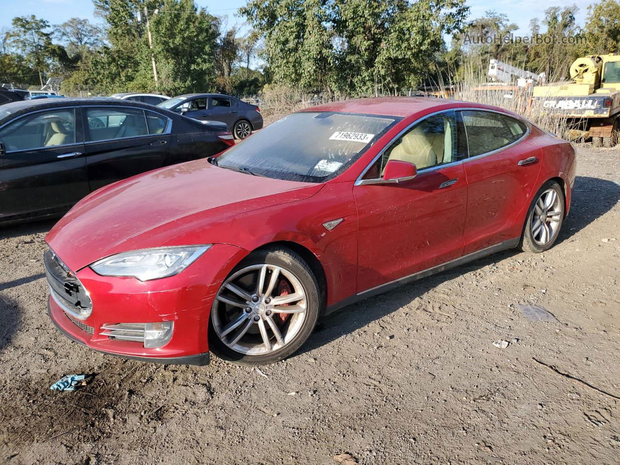 2014 Tesla Model S Red vin: 5YJSA1H18EFP48948