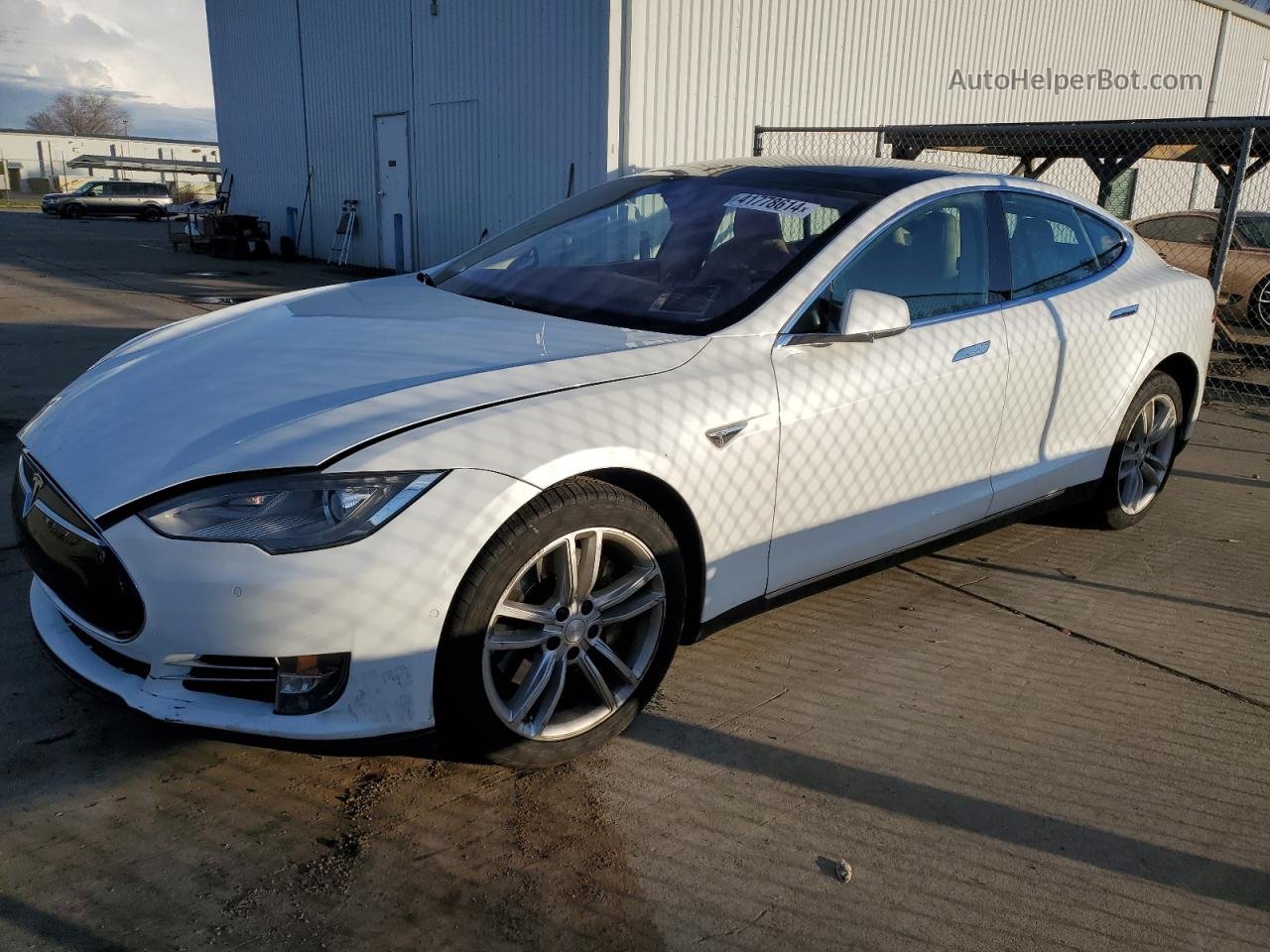 2014 Tesla Model S  Белый vin: 5YJSA1H18EFP63871