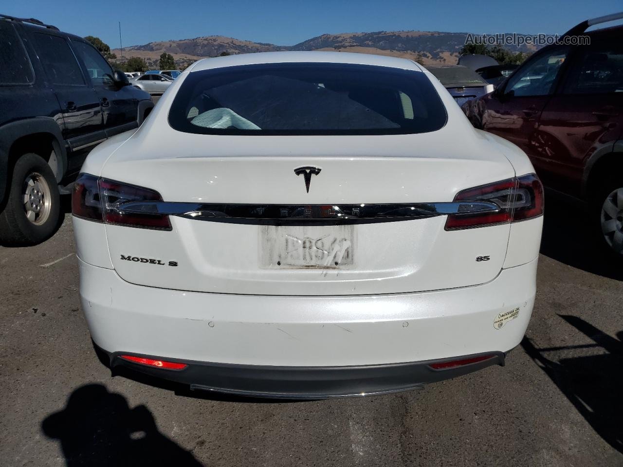 2014 Tesla Model S  White vin: 5YJSA1H18EFP66754