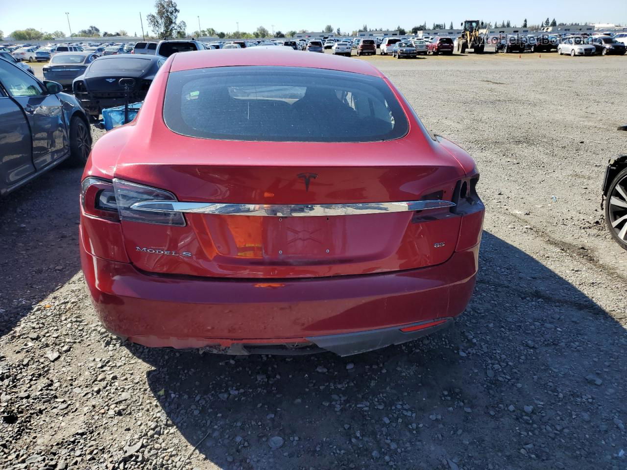 2014 Tesla Model S  Red vin: 5YJSA1H19EFP34251