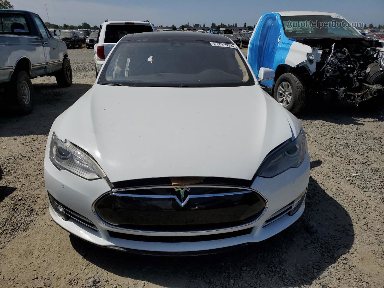 2014 Tesla Model S  White vin: 5YJSA1H19EFP56542