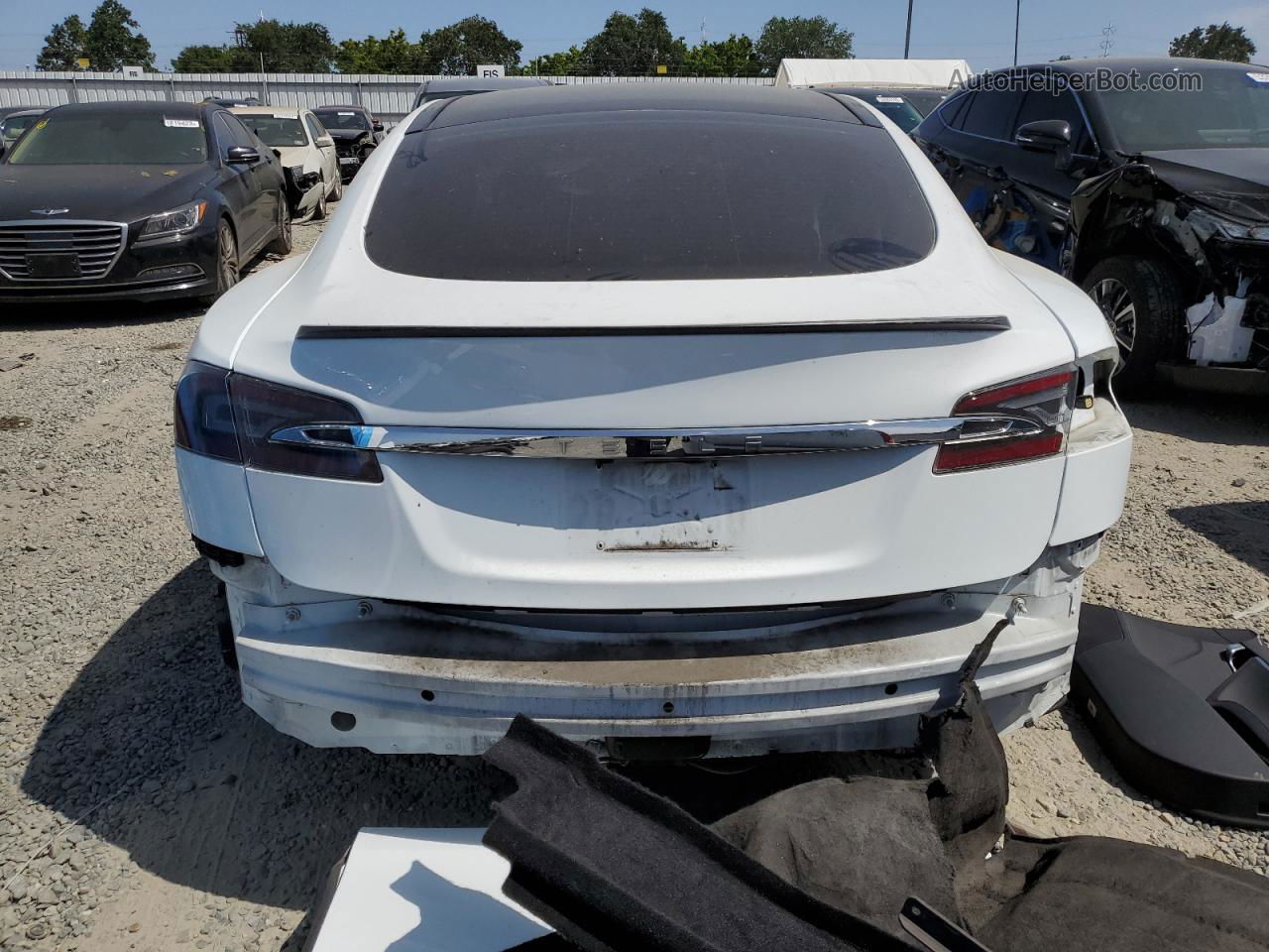 2014 Tesla Model S  White vin: 5YJSA1H19EFP56542