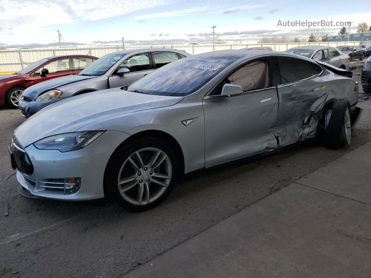 2014 Tesla Model S  Silver vin: 5YJSA1H1XEFP39703