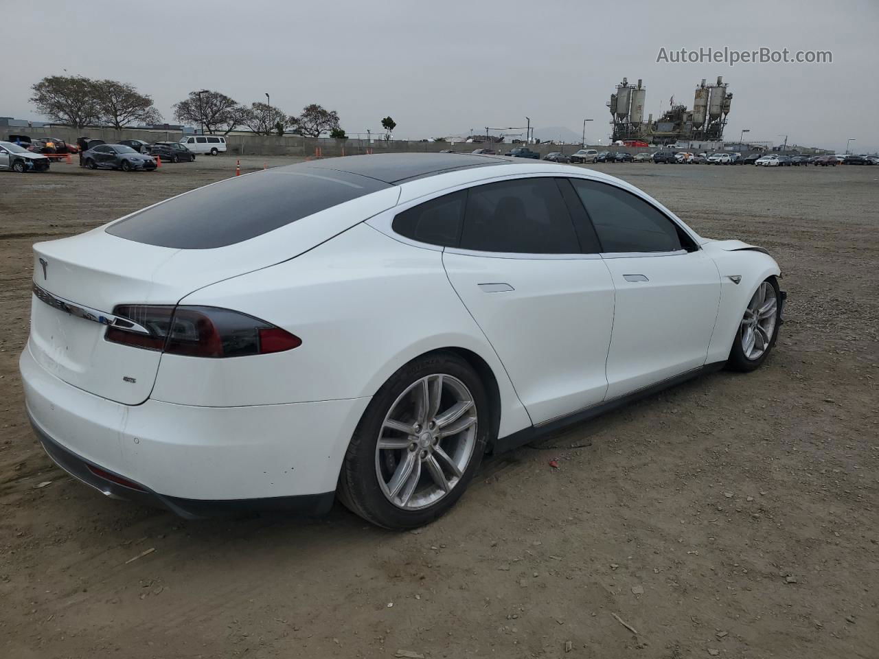 2014 Tesla Model S  White vin: 5YJSA1H1XEFP41046