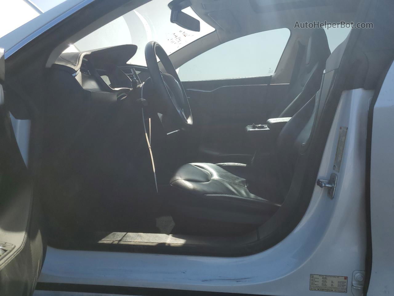 2014 Tesla Model S  Белый vin: 5YJSA1H1XEFP41046