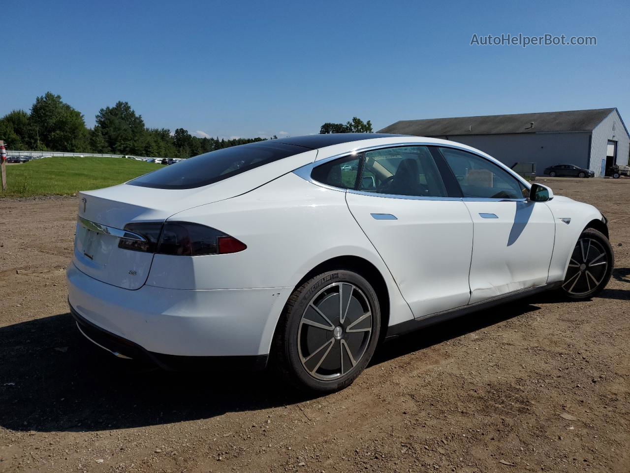 2014 Tesla Model S  White vin: 5YJSA1H1XEFP50314