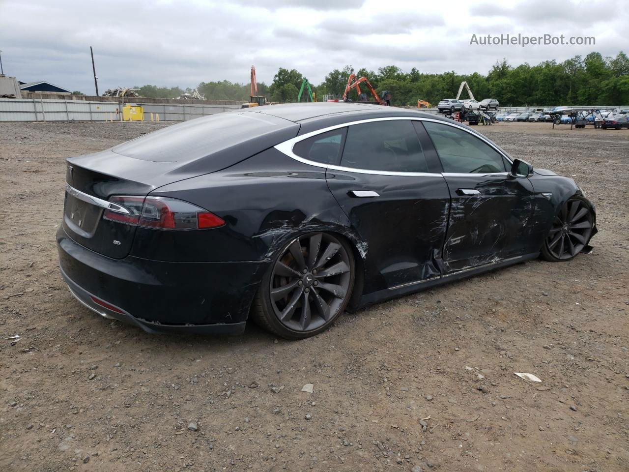 2014 Tesla Model S  Black vin: 5YJSA1H1XEFP56534