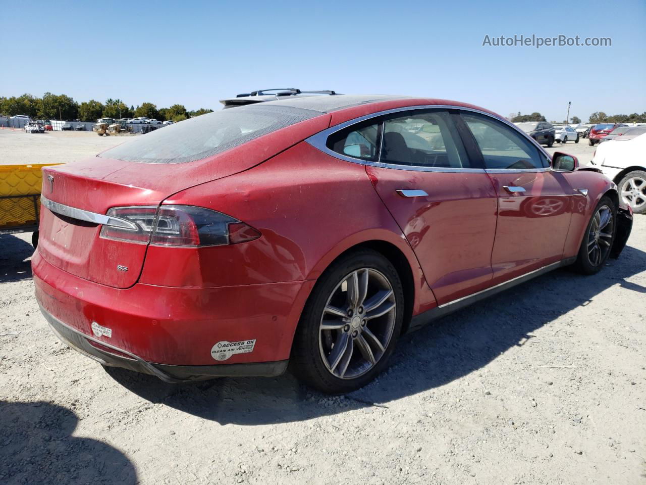 2015 Tesla Model S 85 Red vin: 5YJSA1H1XFFP76350