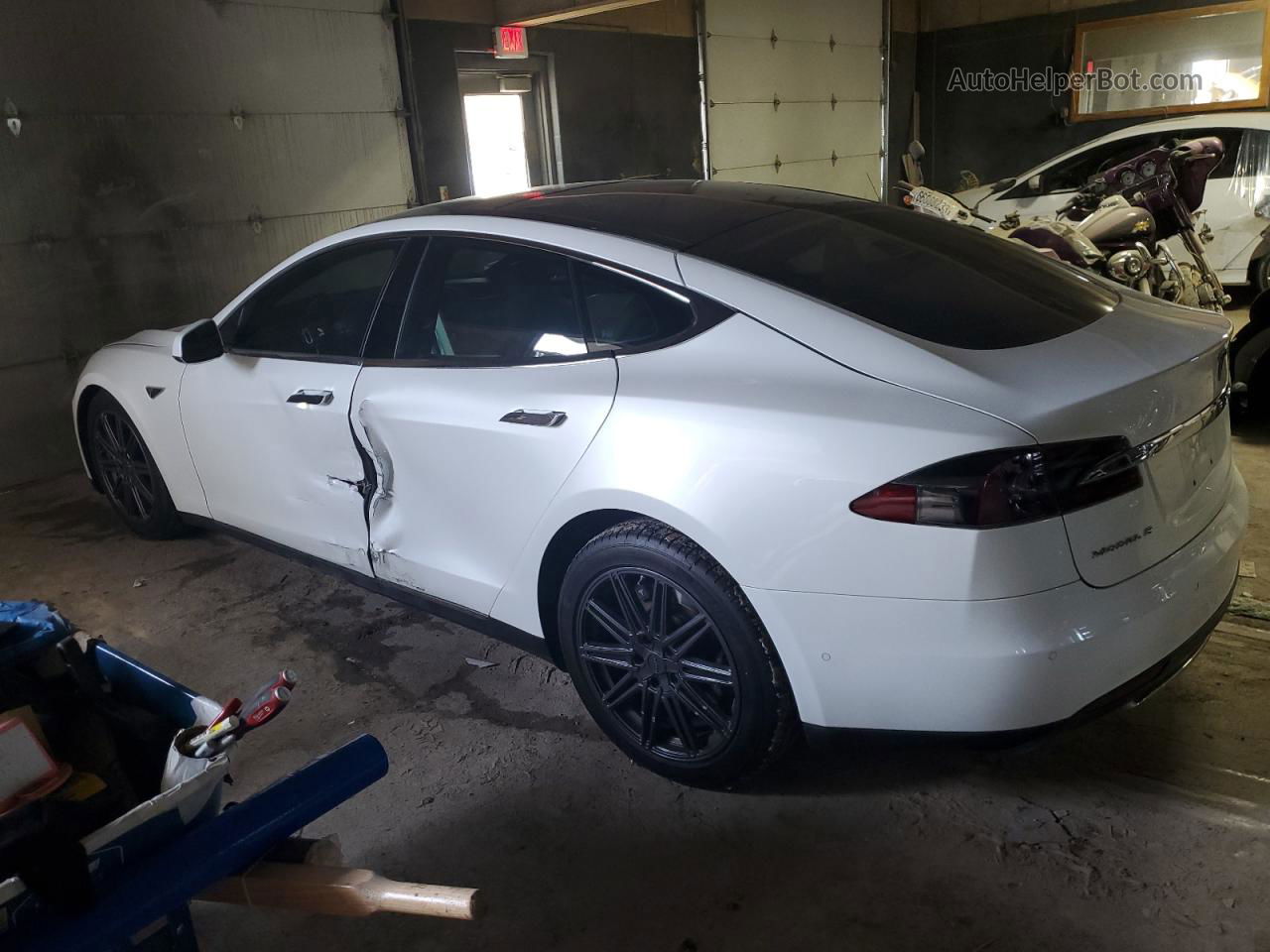 2015 Tesla Model S 85d Белый vin: 5YJSA1H20FF100496