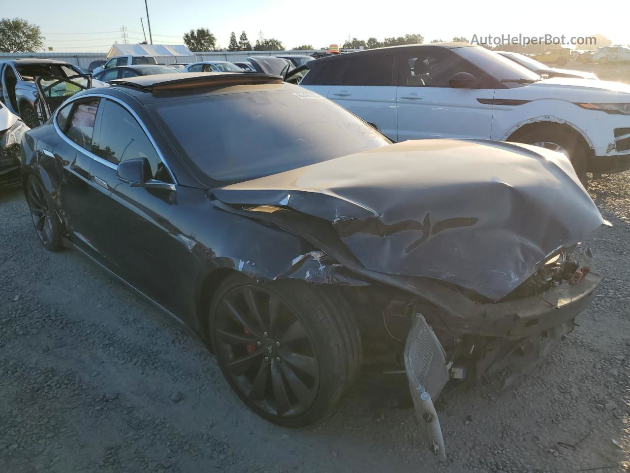 2014 Tesla Model S  Черный vin: 5YJSA1H21EFP68130