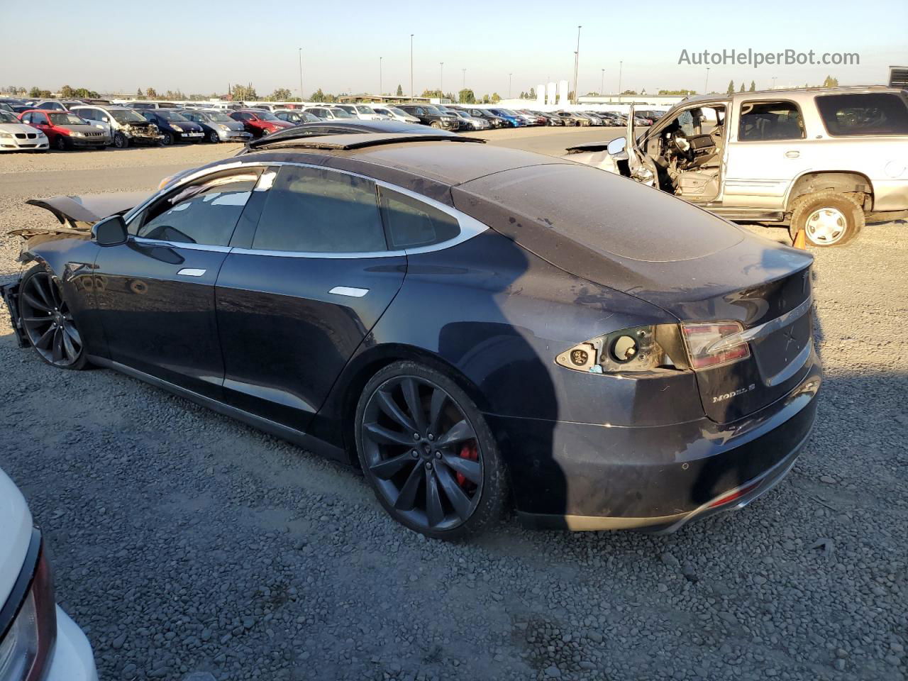 2014 Tesla Model S  Черный vin: 5YJSA1H21EFP68130