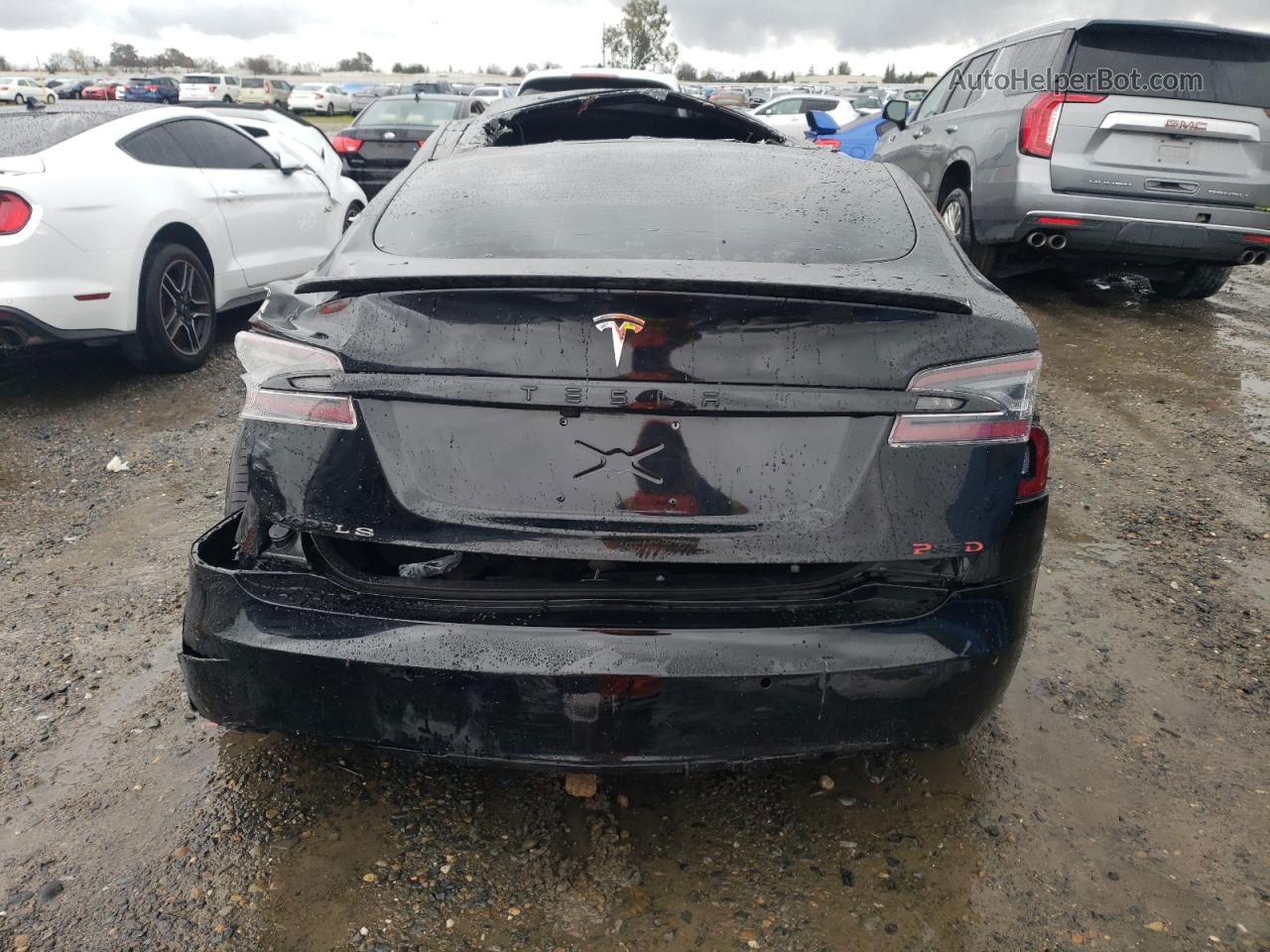 2014 Tesla Model S  Black vin: 5YJSA1H22EFP63471