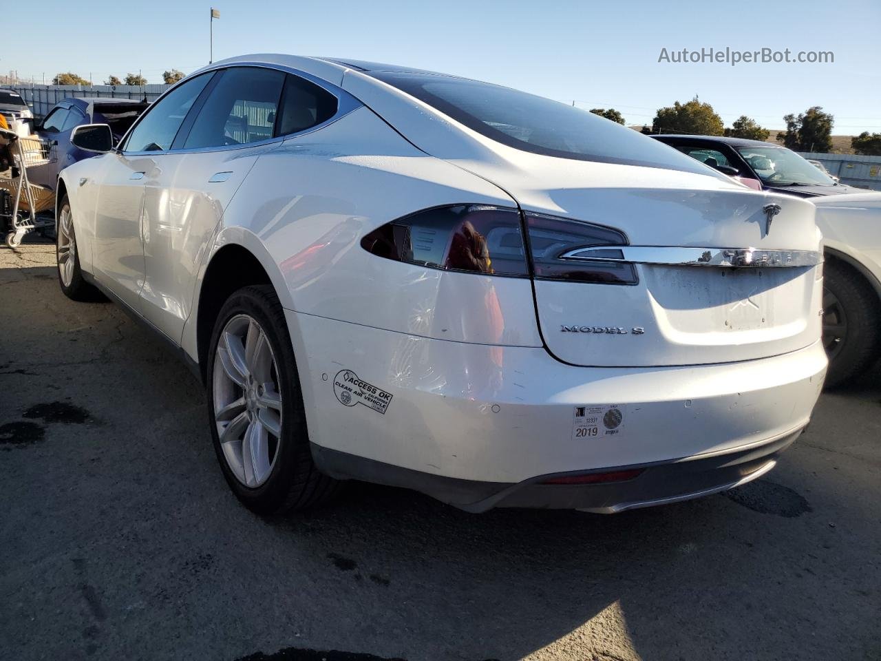 2015 Tesla Model S 85d White vin: 5YJSA1H28FF091787