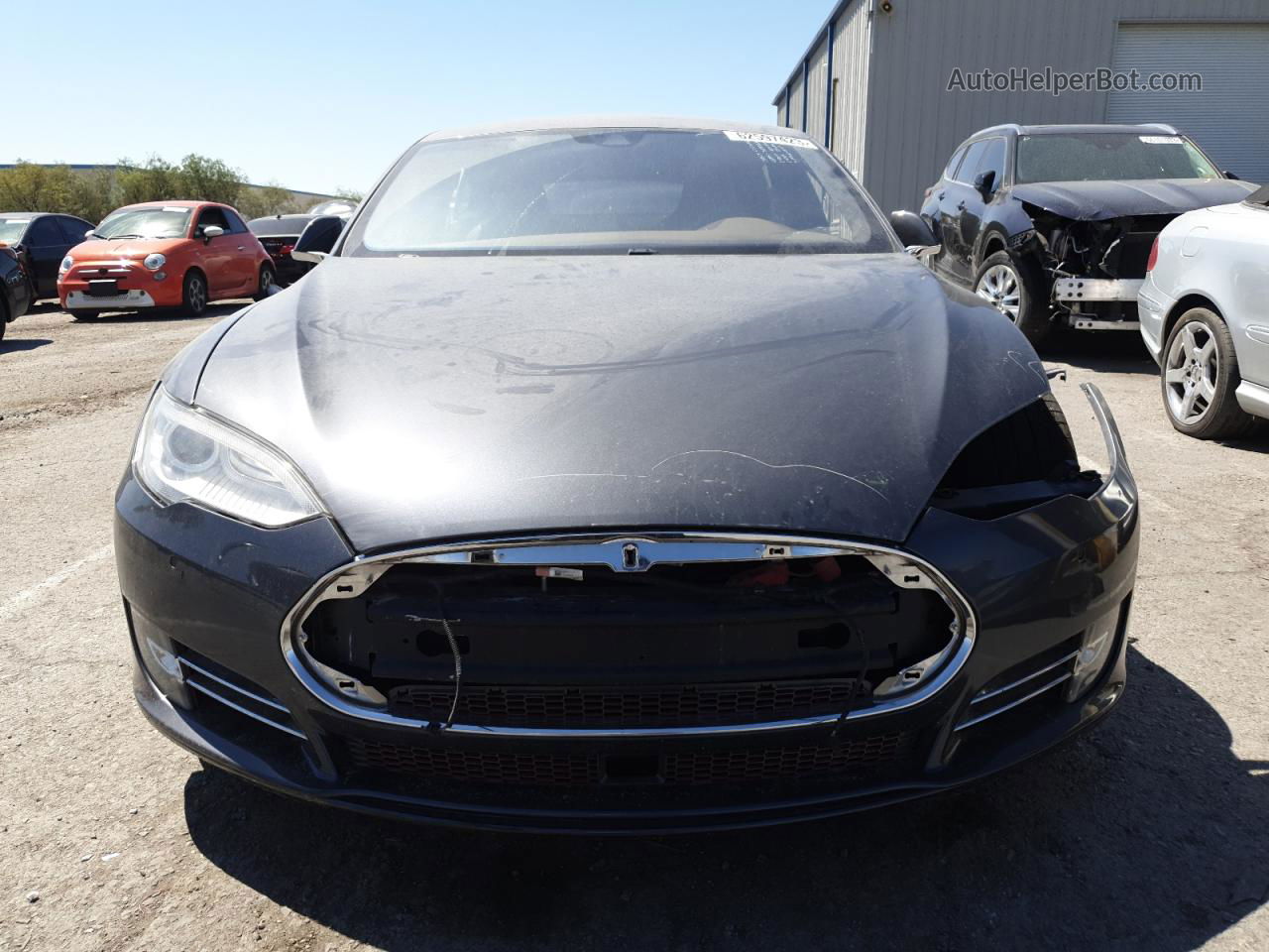 2014 Tesla Model S  Серебряный vin: 5YJSA1H2XEFP67543