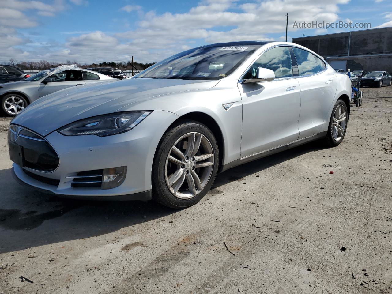 2014 Tesla Model S  Silver vin: 5YJSA1S11EFP29098