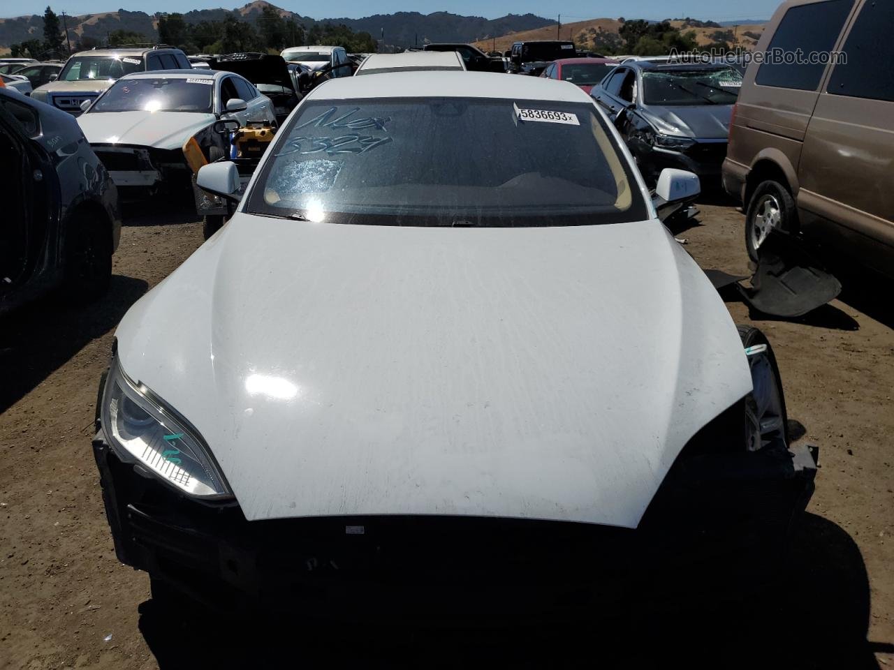2014 Tesla Model S  White vin: 5YJSA1S12EFP57511