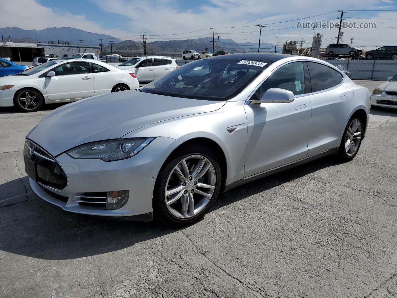 2014 Tesla Model S  Серебряный vin: 5YJSA1S13EFP60241