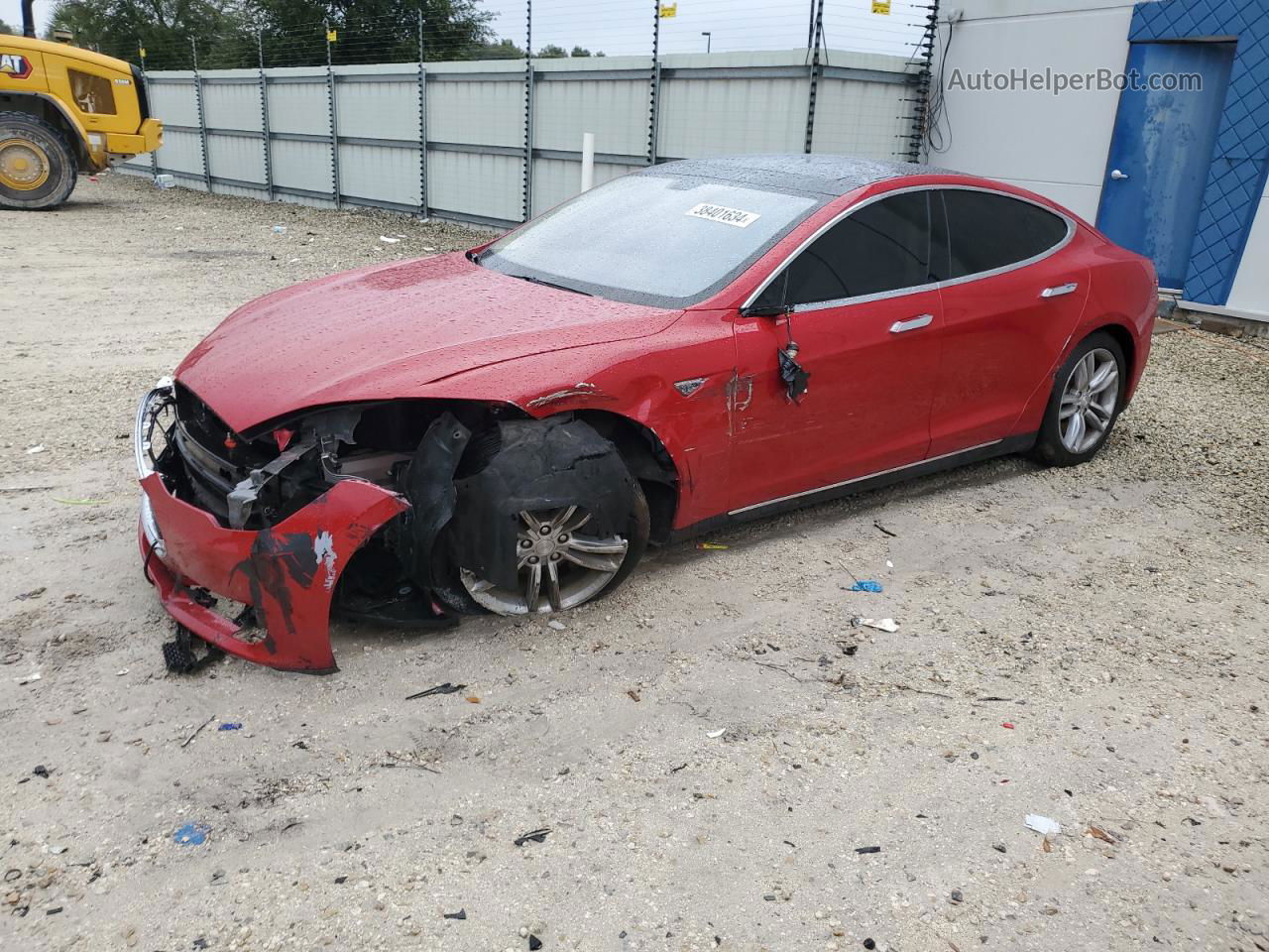 2014 Tesla Model S  Red vin: 5YJSA1S15EFP36636