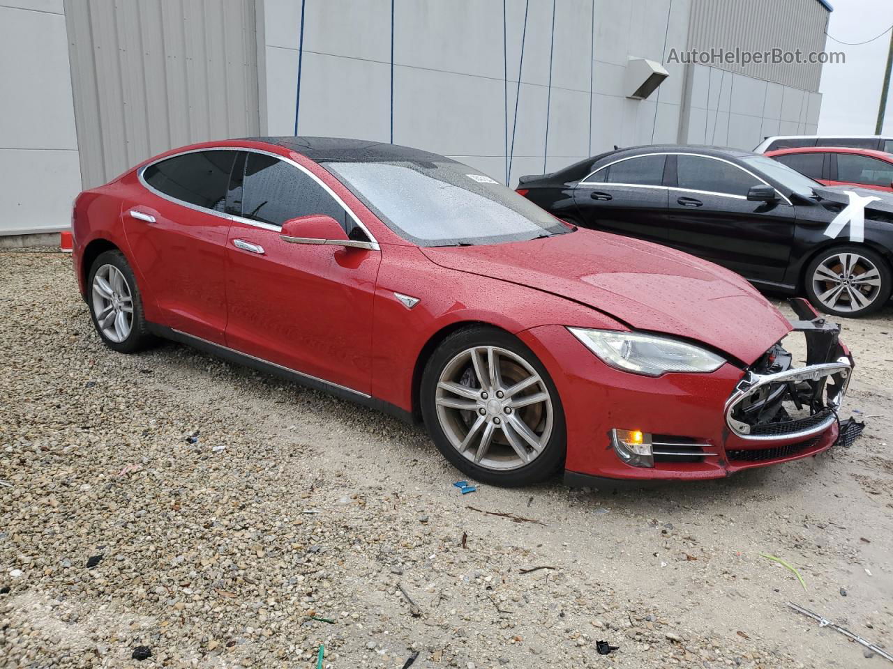 2014 Tesla Model S  Red vin: 5YJSA1S15EFP36636