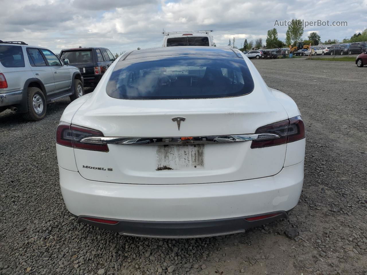 2014 Tesla Model S  White vin: 5YJSA1S16EFP33115