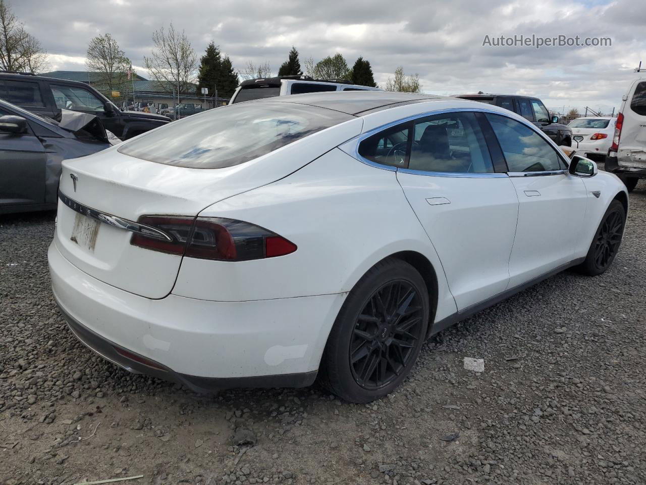 2014 Tesla Model S  White vin: 5YJSA1S16EFP33115