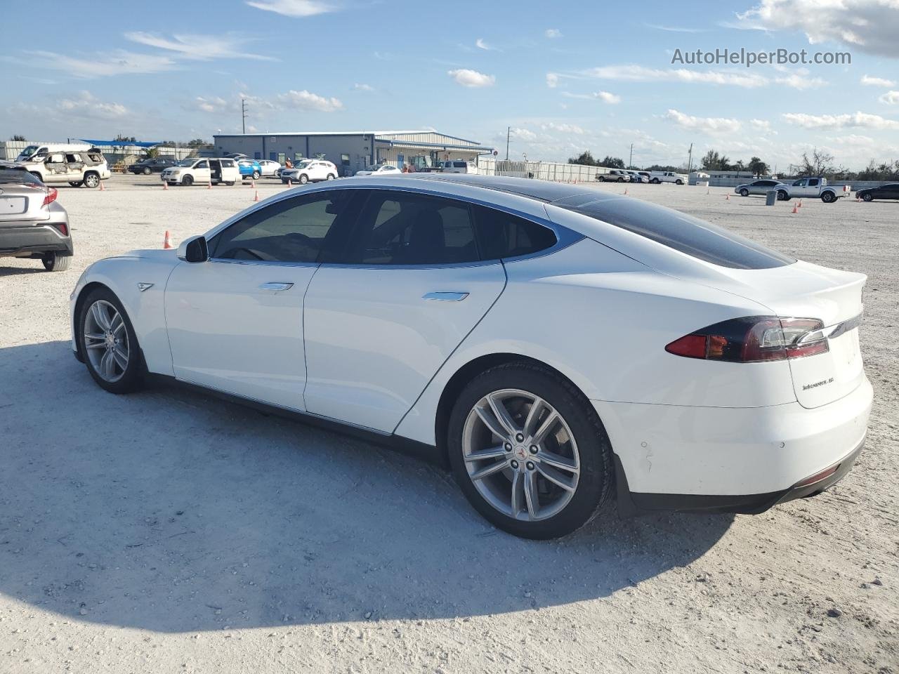 2015 Tesla Model S 70d Белый vin: 5YJSA1S25FF088015