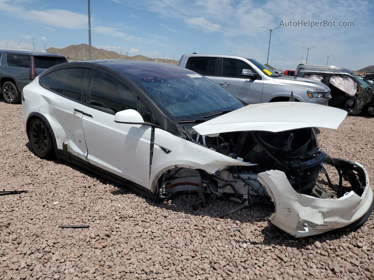 2016 Tesla Model X  White vin: 5YJXCAE20GF004907