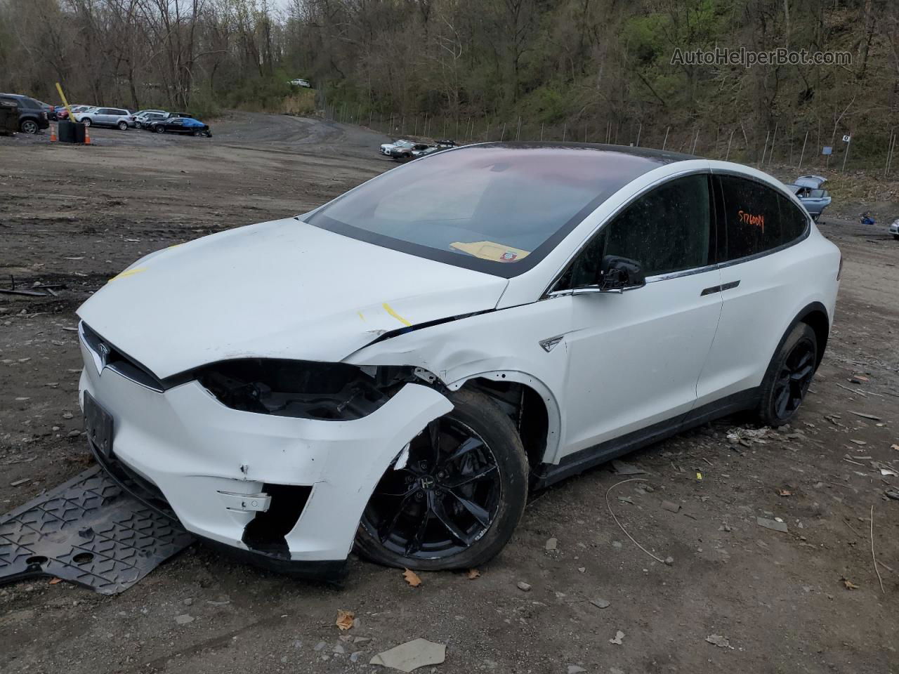 2016 Tesla Model X  White vin: 5YJXCAE20GF017608