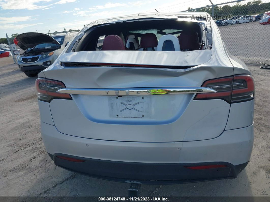 2016 Tesla Model X 60d/70d/75d/90d Серебряный vin: 5YJXCAE21GF003975