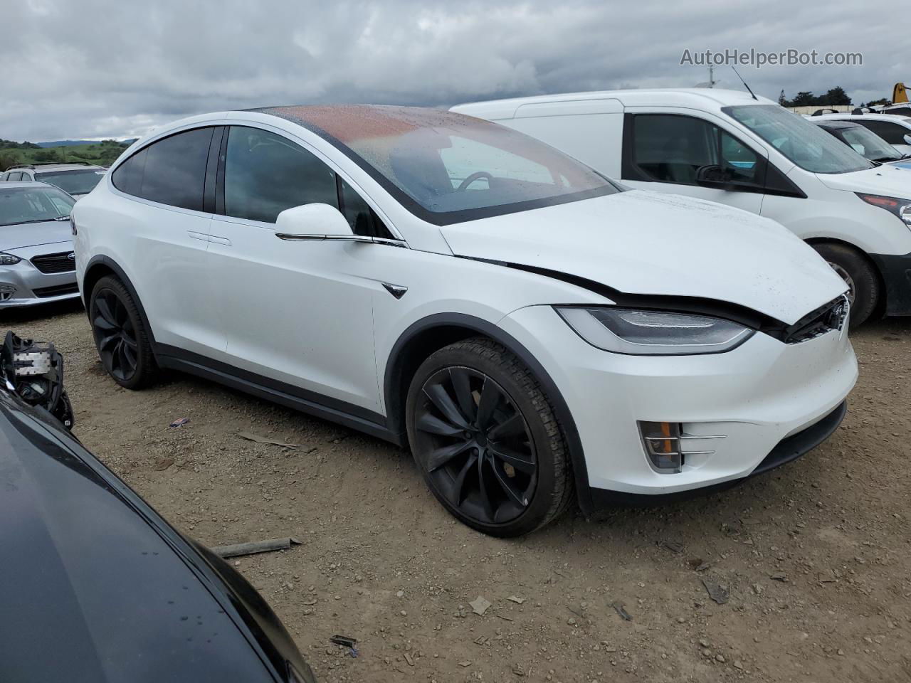 2020 Tesla Model X  Белый vin: 5YJXCAE21LF305597