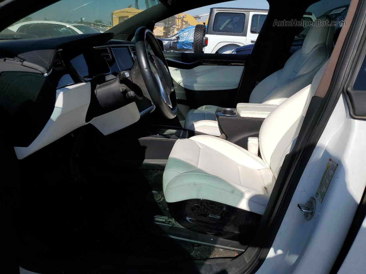 2016 Tesla Model X  White vin: 5YJXCAE26GF010789