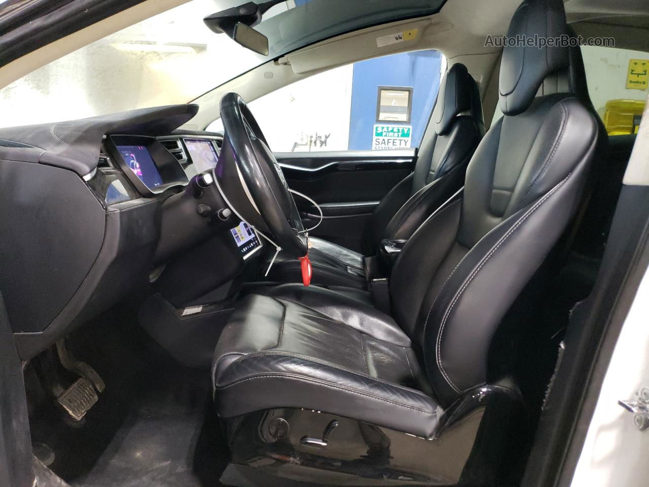2016 Tesla Model X  White vin: 5YJXCAE26GF030329