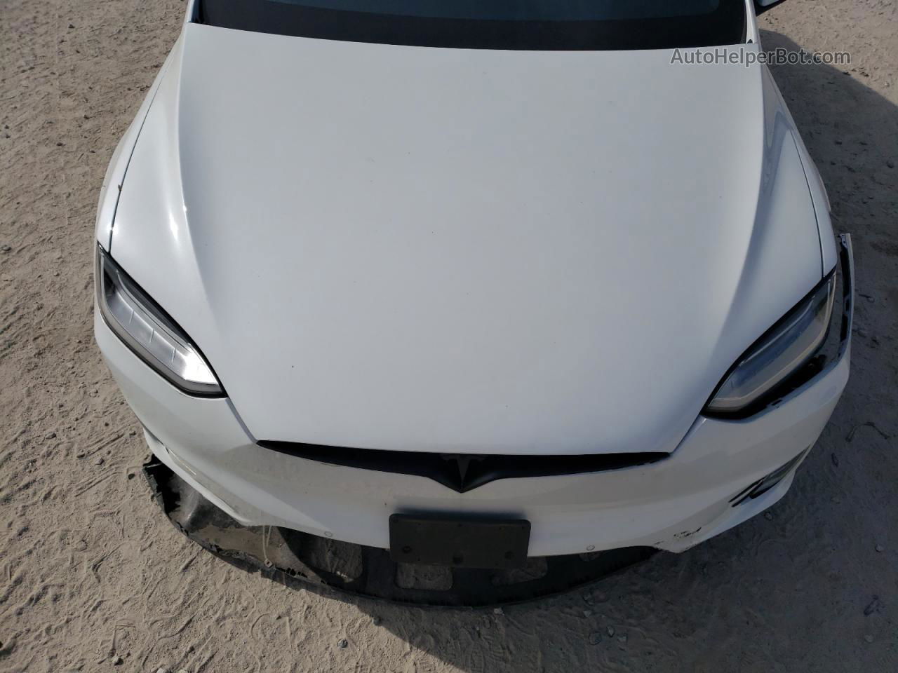 2018 Tesla Model X  White vin: 5YJXCAE26JF112858