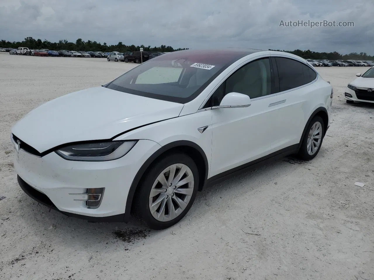 2018 Tesla Model X  White vin: 5YJXCAE26JF115808